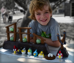 Balin and his Angry Birds birthday cake